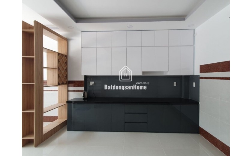 Bán nhà mặt phố Võ Văn Hát, Q.9, 60m², 4 tầng, 6.1 tỷ, sổ hồng