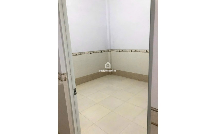 Nhà 3,5 triệu nhà rộng rãi cách hẻm số đỏ 500m