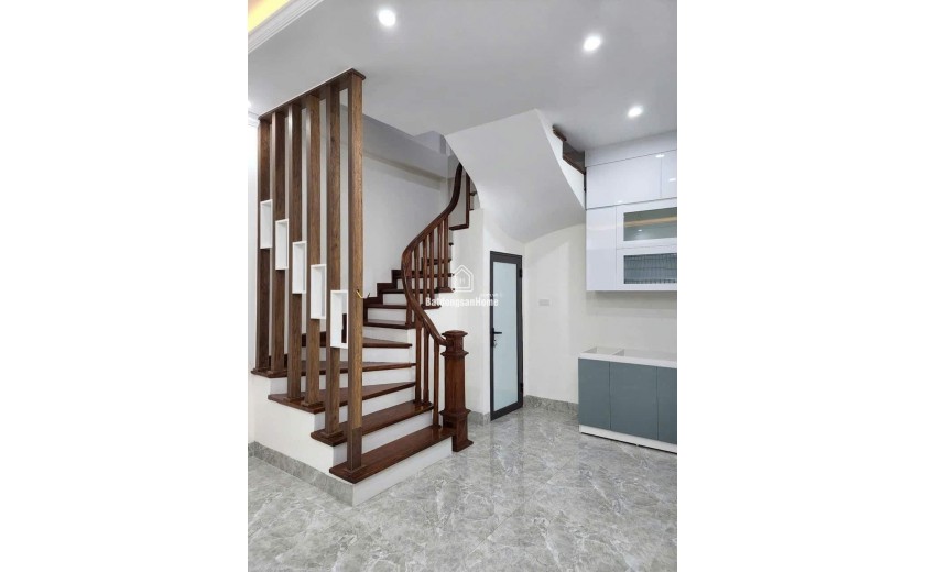 Nhà 5 tầng x 37m giáp Nam Từ Liêm ( chợ Vân Canh ) - Ngõ 3m, 50m ra bãi xe ô tô - giá 6 tỷ