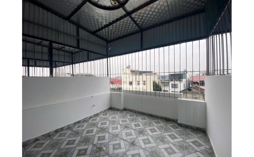 BÁN NHÀ 5 TẦNG MỚI KÍNH COONG  –  BÁT KHỐI - Ô TÔ ĐỖ CỔNG -5.6 TỶ