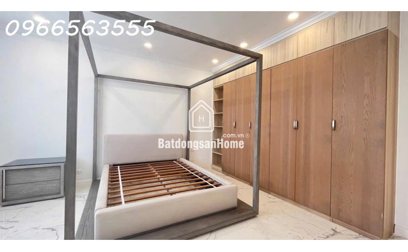 CHO THUÊ BIỆT THƯ LÂU ĐÀI CHATEAU - PHÚ MỸ HƯNG - NHÀ ĐẸP - GIÁ 4000$