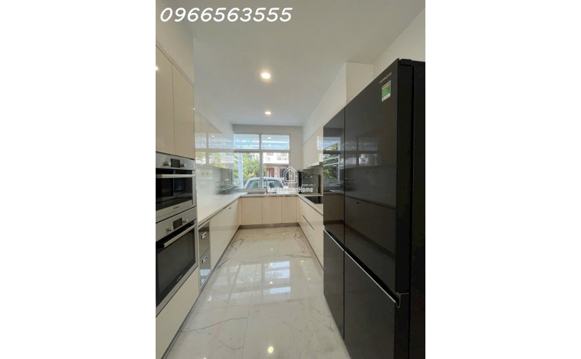 CHO THUÊ BIỆT THƯ LÂU ĐÀI CHATEAU - PHÚ MỸ HƯNG - NHÀ ĐẸP - GIÁ 4000$