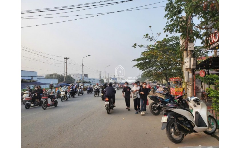 Bán nhà trục kinh doanh chính khu chợ Nam Sơn, sát khu công nghiệp.