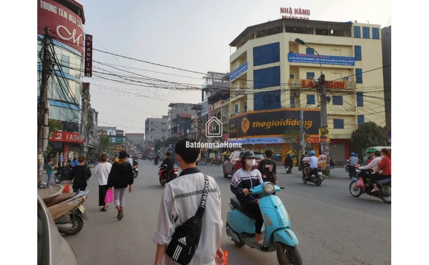Bán nhà trục kinh doanh chính khu chợ Nam Sơn, sát khu công nghiệp.