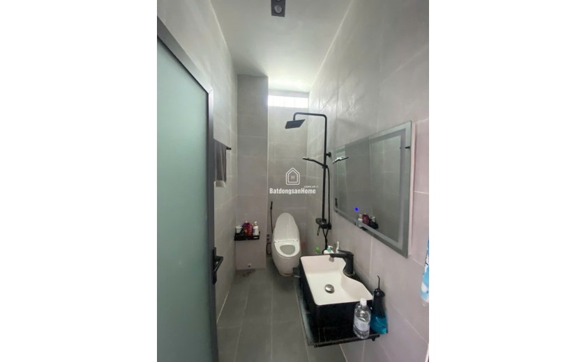 Bán nhà 80m², 5PN, 5WC, 4 tầng, Q.9, 7.4 tỷ, sổ hồng