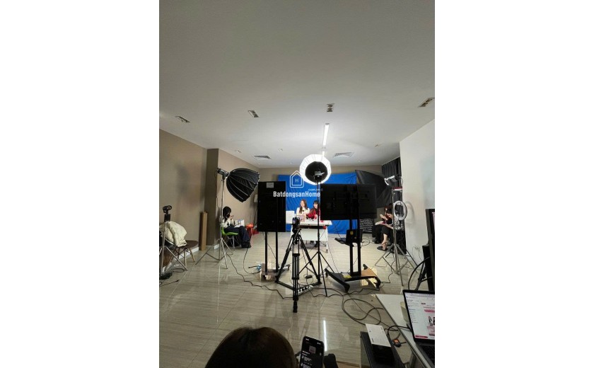 Cho Thuê Văn Phòng Live streem sẵn nội thất, 26 phòng live giá chỉ 220 000/m tại Cầu Giấy Hà Nội