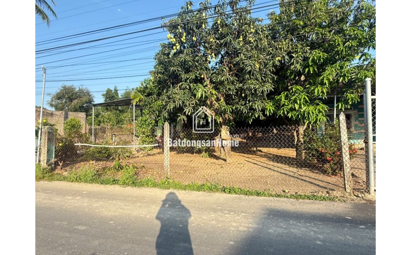 Chủ cần tiền nên bán nhanh 
Hội Xương suối hiệp Diên Khánh Khánh Hòa
Diện tích 649 m có 70m thổ . Ngang 9m bao đẹp