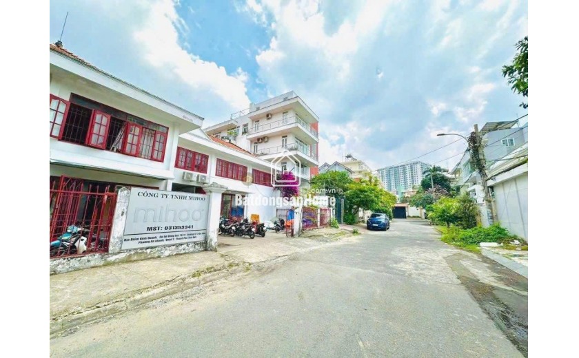 Bán biệt thự liền kề dg 12 trần não -  Quận 2,DT=  611m2, GIÁ = 86 tỷ, 5PN, 6WC, sổ đỏ
