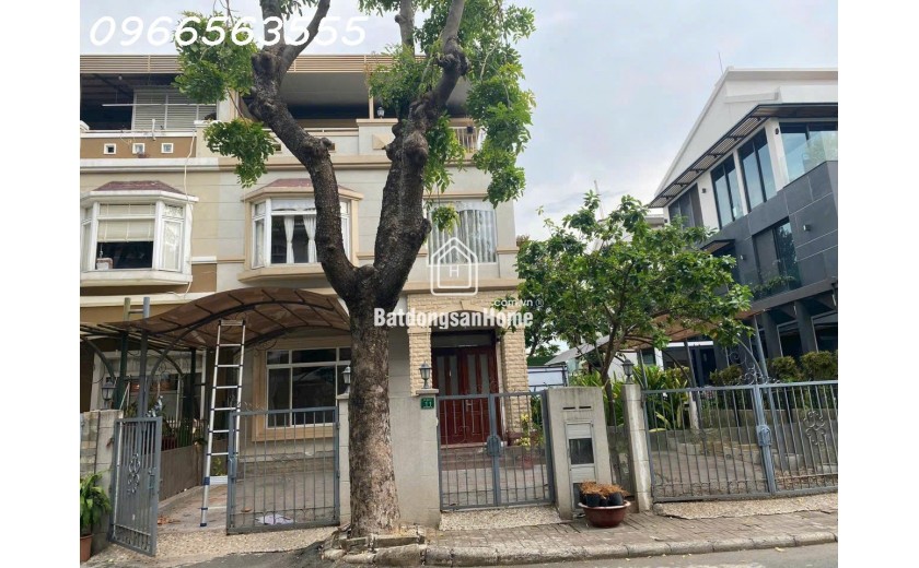 Cho thuê biệt thự - khu cảnh đồi - Phú Mỹ Hưng , sát trường học SSIS