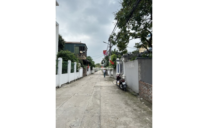 BÁN LÔ ĐẤT MAI LÂM ĐÔNG ANH - MẶT NGÕ TO - DT 67M2 - MT 5M - 2 Ô TÔ TRÁNH ,THÔNG ĐƯỜNG LỚN.-GIÁ 115TR/1M2