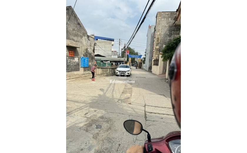 BÁN LÔ ĐẤT MAI LÂM ĐÔNG ANH - MẶT NGÕ TO - DT 67M2 - MT 5M - 2 Ô TÔ TRÁNH ,THÔNG ĐƯỜNG LỚN.-GIÁ 115TR/1M2