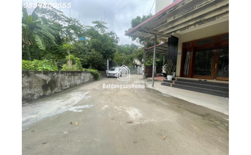 BÁN NHÀ CẤP 4 NGAY TRUNG TÂM THÀNH PHỐ, CÁCH TRUNG TÂM HỘI NGHỊ TỈNH MẤY BƯỚC CHÂN, GẦN MỌI TIỆN ÍCH