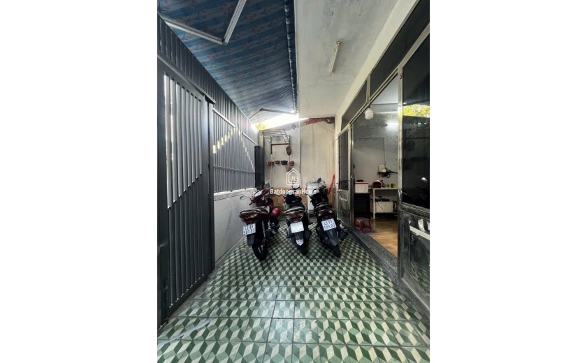 RẺ HIẾM CÓ - Nhà 2 tầng Nguyễn Trung Trực, dt 106m2, ngang 6m, sát mặt tiền, chỉ 3,85 tỷ TLCC