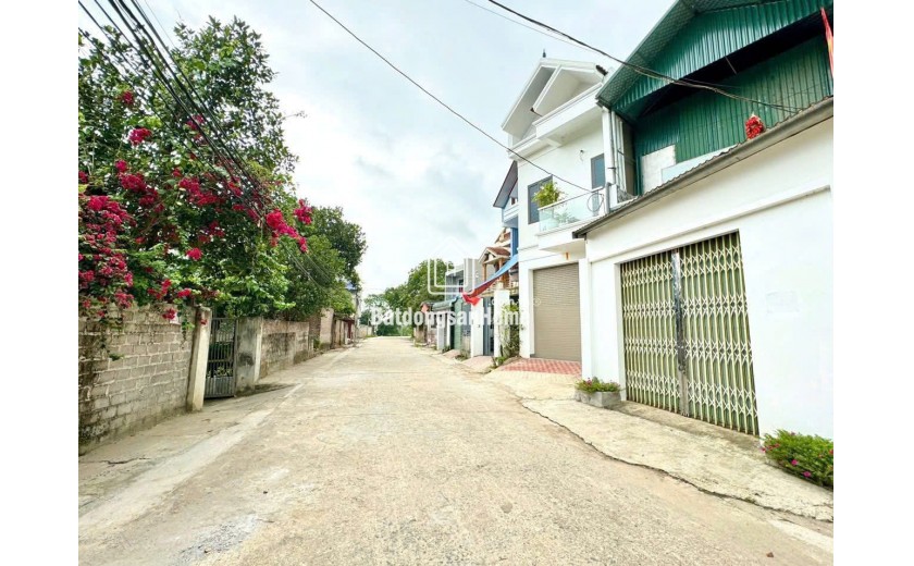Siêu Phẩm  DT 118,7m. Mặt tiền= hậu 5m
- Vị trí: Tiên Trượng - Xã Thuỷ Xuân Tiên - Chương Mỹ - HN 
- Đường rộng 10m