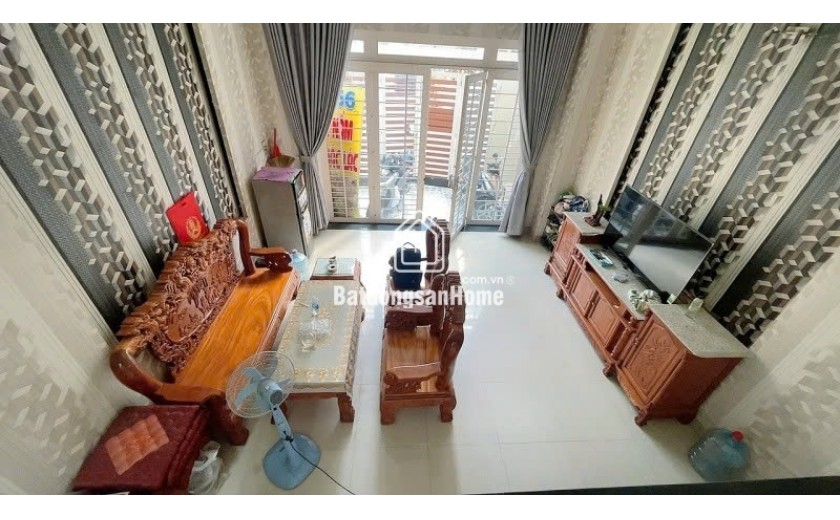Bán nhà 82m², 3 tầng, 5PN, 5WC, Q.9, 7.15  tỷ, sổ hồng