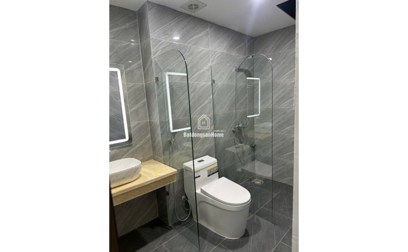 BÁN NHÀ 5 TẦNG MỚI KÍNH COONG  –  BÁT KHỐI - Ô TÔ ĐỖ CỔNG -5.6 TỶ