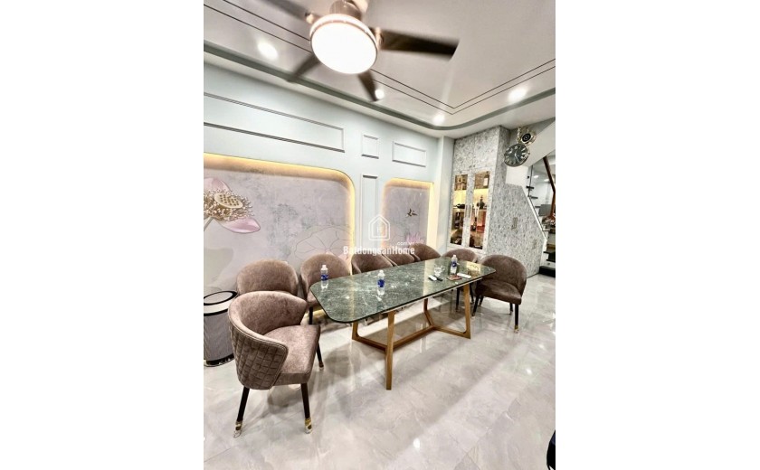 Bán nhà 67m², 4PN, 4WC, 9.8 tỷ, P.25, Bình Thạnh, sổ hồng