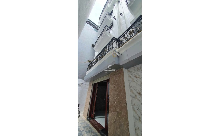 BÁN NHÀ 5 TẦNG MỚI CỨNG - PHỐ THẠCH BÀN, LONG BIÊN
