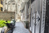 NHÀ ĐẸP-ĐỊNH CÔNG-GẦN HỒ-THIẾT KẾ ĐẸP-NGÕ THÔNG 32M-5T-4PN GIÁ 5,33 TỶ