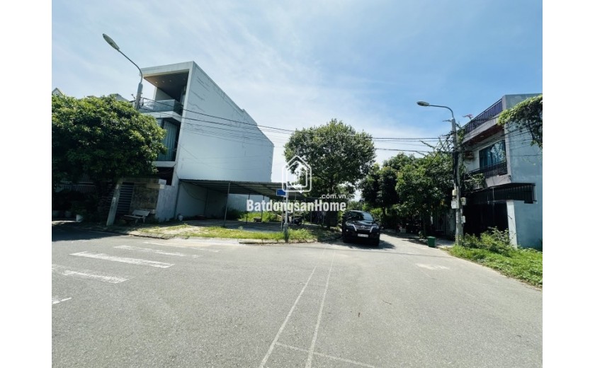 HIẾM! LÔ GÓC 2 MẶT TIỀN VIEW CÔNG VIÊN NAM HÒA XUÂN, DT 141M2, CHỈ 5.X TỶ TLCC