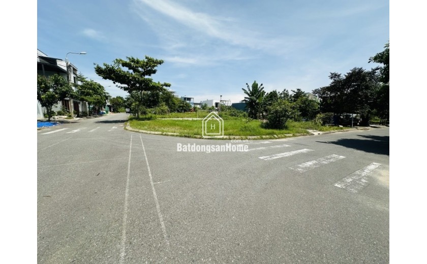 HIẾM! LÔ GÓC 2 MẶT TIỀN VIEW CÔNG VIÊN NAM HÒA XUÂN, DT 141M2, CHỈ 5.X TỶ TLCC