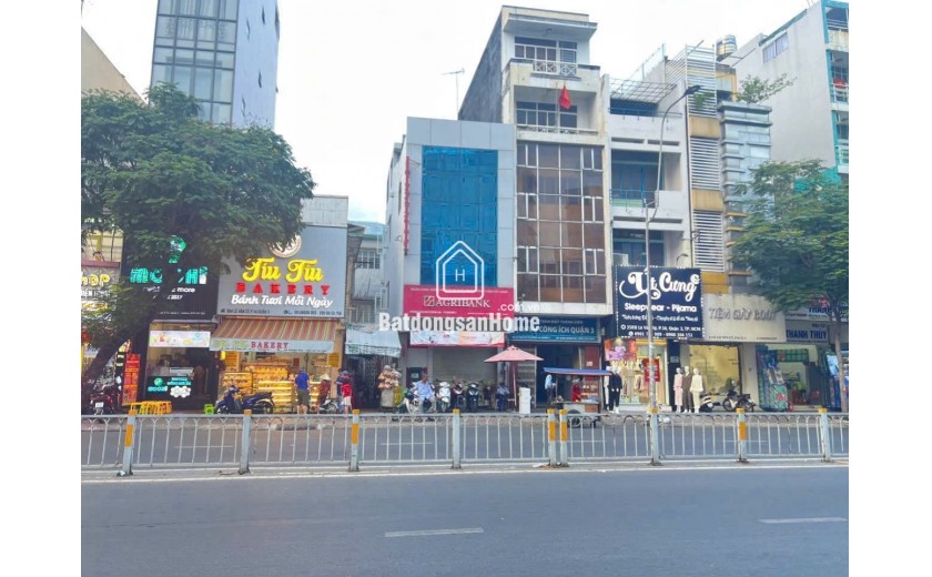 Cần bán nhà mặt tiền đường Lê Văn Sỹ, P.14, Q.3, 4.35x13m, giá 26 tỷ
