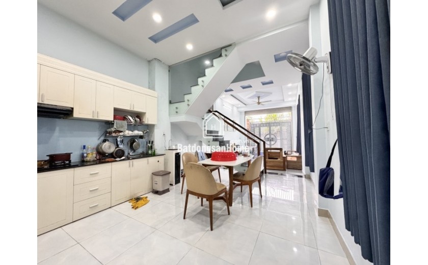 Bán nhà 3 tầng, 81m², 4PN, 4WC, Linh Đông, Thủ Đức - 7.6 tỷ
