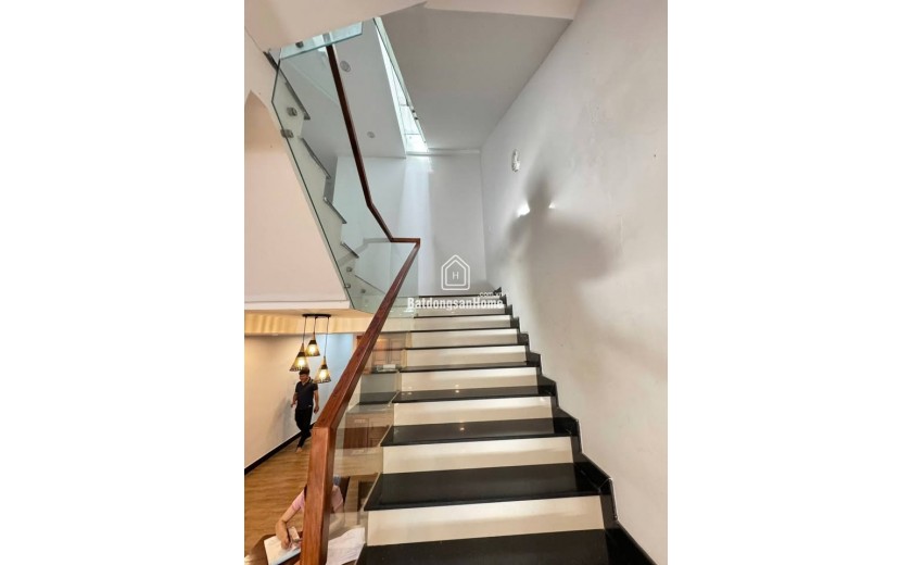 GẤP BÁN - NGÃ TƯ PHÚ NHUẬN - PHAN ĐÌNH PHÙNG - HXH 7M- 55M2 - 4 TẦNG - 5 PN - SỔ A4- 8,X