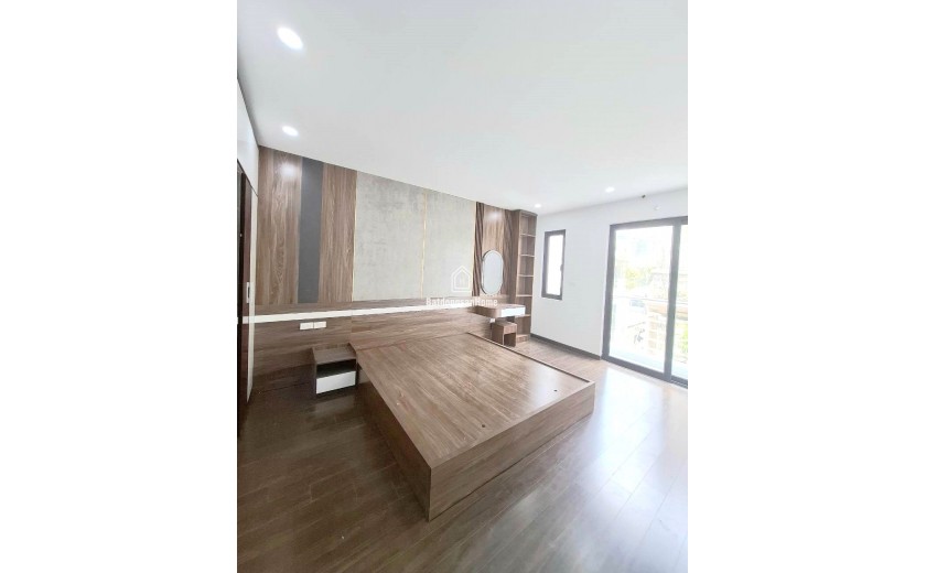 BÁN NHÀ 6 TẦNG THANG MÁY PHỐ NGỌC THỤY, LÔ GÓC, Ô TÔ VÀO NHÀ, DT: 41M, GIÁ CHÀO: 11,5 TỶ CÓ TL