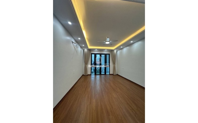 BAN NHÀ NGỌC THỤY, LONG BIÊN 50M - 7 TẦNG - THANG MÁY - full Nội Thất xịn nhập khẩu - Gara ô tô