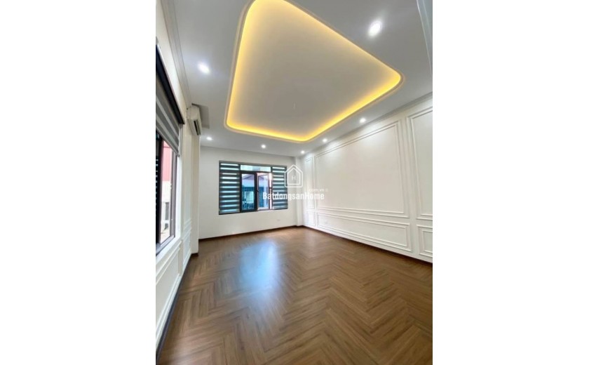 BAN NHÀ NGỌC THỤY, LONG BIÊN 50M - 7 TẦNG - THANG MÁY - full Nội Thất xịn nhập khẩu - Gara ô tô