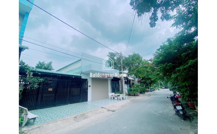 Bán nhà 92m² 2 tầng, 5PN, 3WC, Q.9, 7.15  tỷ, sổ hồng