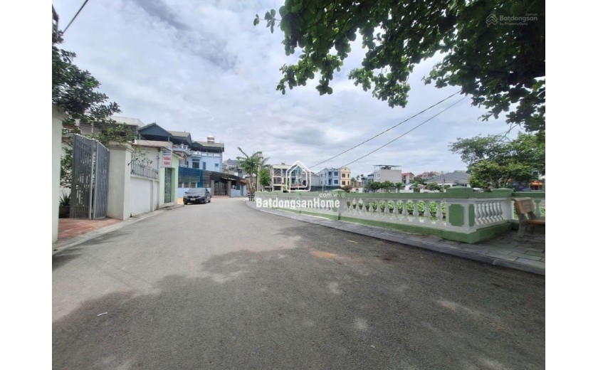 Siêu hiếm vỉew hồ ô tô tránh - 67.6m2 - đất Việt Hùng Đông Anh - 8xtr/m2