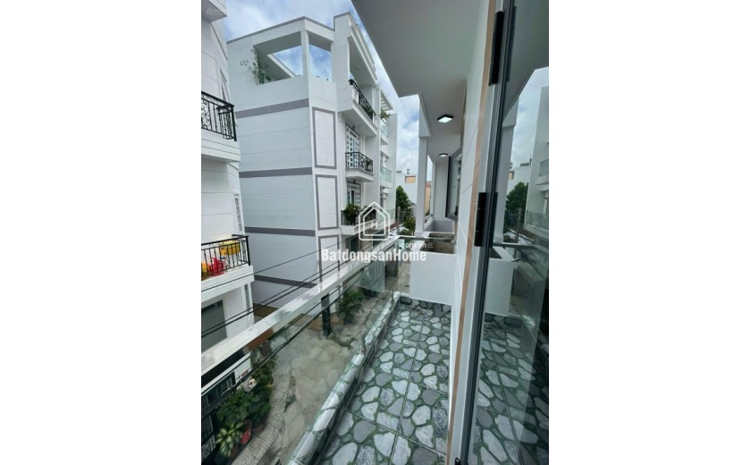 Bán nhà Bình Thạnh - HXH 5m Nguyễn Xí - Bên hông Vincom - 4 tầng BTCT 4x14m 4PN, 5WC - 8.350 tỷ