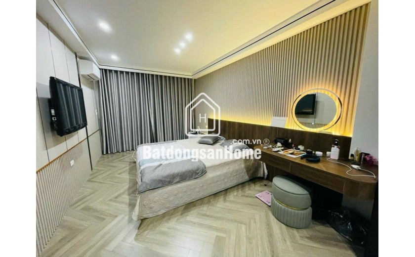 SIÊU PHẨM QUẬN CẦU GIẤY - 10m RA MẶT PHỐ - KHU VỰC HIẾM NHÀ BÁN - PHÂN LÔ QUÂN ĐỘI.