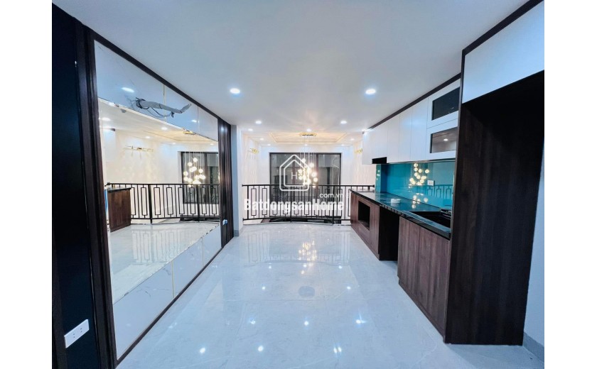 NHÀ SIÊU ĐẸP NGUYỄN KHÁNH TOÀN  - 6 TẦNG THANG MÁY - 5M RA Ô TÔ TRÁNH ĐỖ ĐẬU NGÀY ĐÊM - 15M RA MẶT PHỐ - TẦM TIỀN VÀ VỊ TRÍ QUÁ HIẾM.