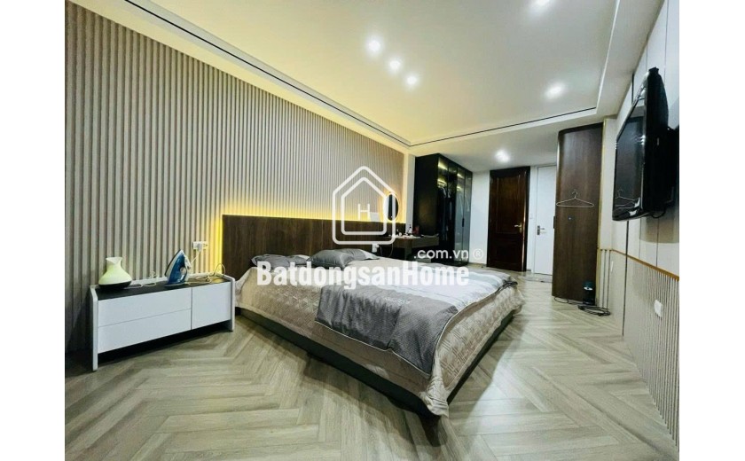SIÊU PHẨM QUẬN CẦU GIẤY - 10m RA MẶT PHỐ - KHU VỰC HIẾM NHÀ BÁN - PHÂN LÔ QUÂN ĐỘI.
