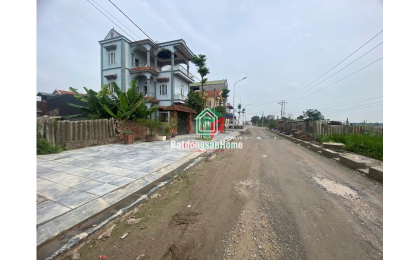 Bán đất bìa làng Nguyên Khê - 100m Sơn Du - Nhìn ra đường Nhật Tân - Nội Bài