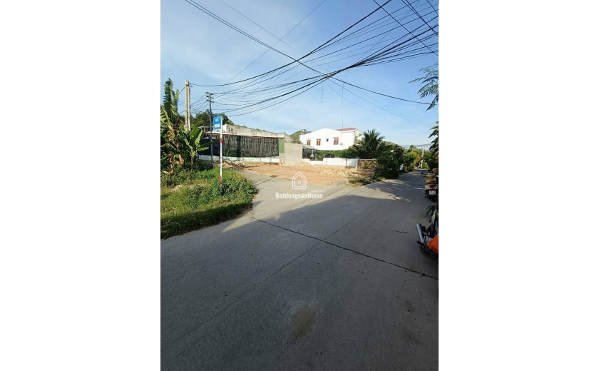 BÁN LÔ ĐẤT 2 MẶT TIỀN CỰC ĐẸP TẠI HÒN NGHÊ, VĨNH NGỌC. TP NHA TRANG
