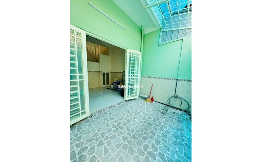 Bán nhà chiều ngang 9m, DT 107m2 - hẻm xe tải Đ. Âu Cơ, Tân Phú