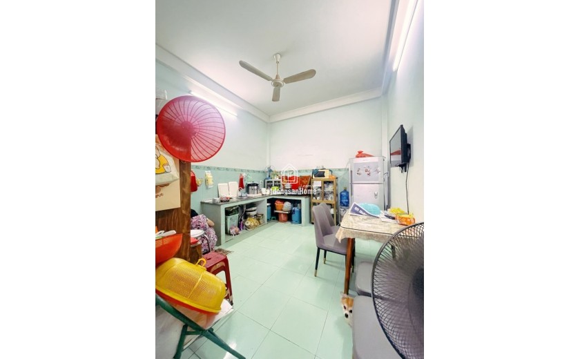 Bán Nhà 50m² Hẻm xe hơi 4m, 4PN, Lý Thánh Tông, Tân Phú, 5.6 tỷ
