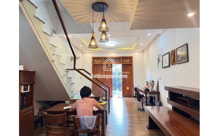 SIÊU PHẨM SIÊU RẺ! Nhà mới 3 tầng mặt tiền Lỗ Giáng, Hòa Xuân, dt 123m2, chỉ 5.2 tỷ