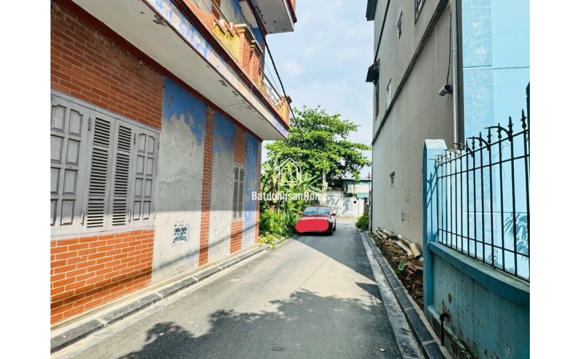 SIÊU HIẾM CỔ MIẾU -THỤY LÂM- Ô TÔ NGỦ TRONG ĐẤT.GIÁ CHỈ 3 TỶ