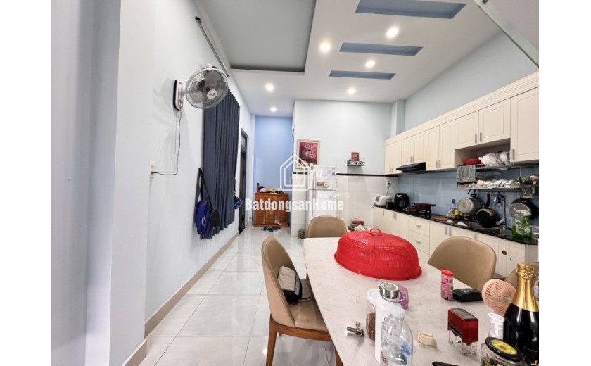 Bán nhà 3 tầng, 81m², 4PN, 4WC, Linh Đông, Thủ Đức - 7.6 tỷ