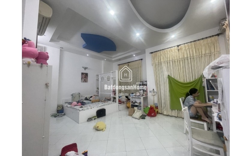 Bán nhà mặt phố Linh Chiểu, Thủ Đức, 234m², 17.3 tỷ, 3 tầng