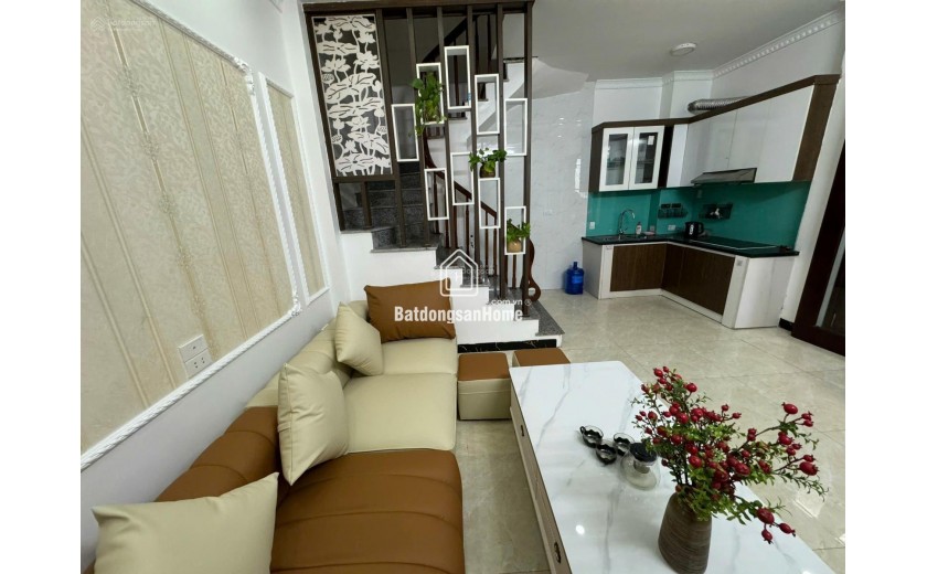 Bán nhà Phúc Lợi Long Biên, DT 35m2 * 5 tầng giá 5 tỷ 1 gần trường, chợ dân trí cao