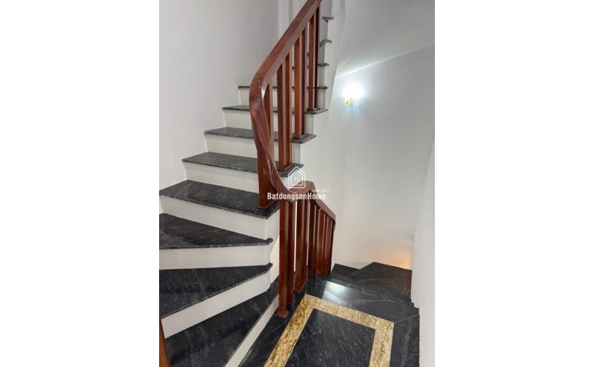 NHÀ MỚI ĐẸP LONG LANH - THƯỢNG THANH 6 TẦNG - NGÕ NÔNG GẦN - GIÁ CHỈ 5.75 TỶ