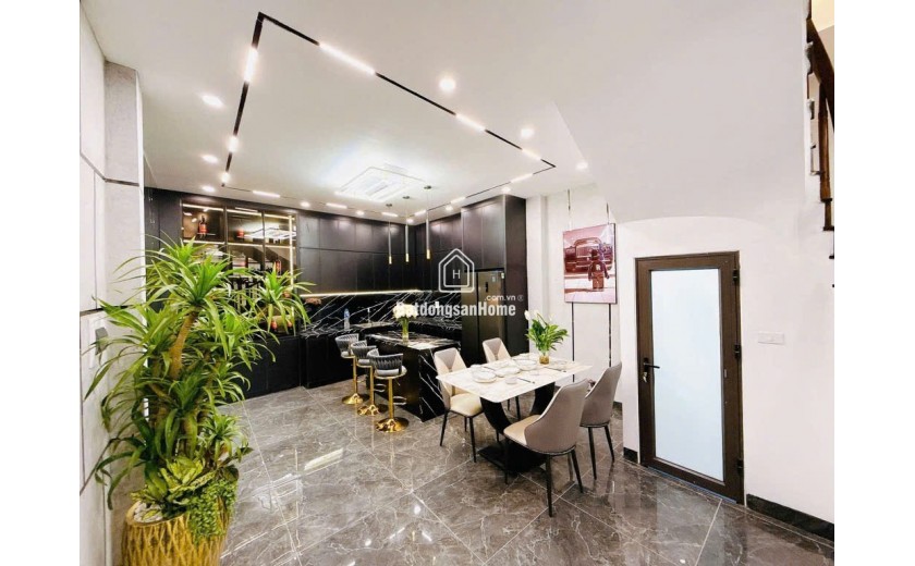 NHỈNH 11 TỶ ĐẠI LA HAI BÀ TRƯNG SIÊU PHẨM