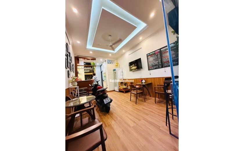NHỈNH 11 TỶ CÁCH 1 NHÀ RA PHỐ
