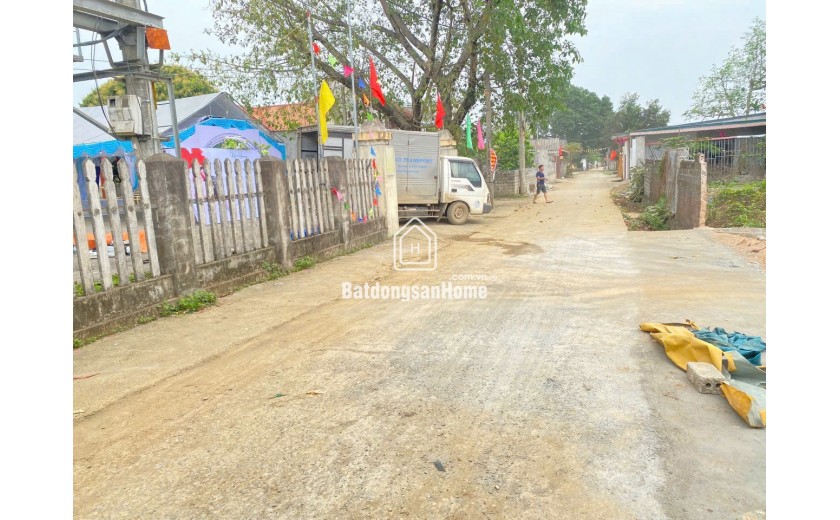 bán đất chinh chủ gửi DT ;100m full thổ cư giá nhỉnh tỷ xíu thôi ạ ô tô vào tận đất